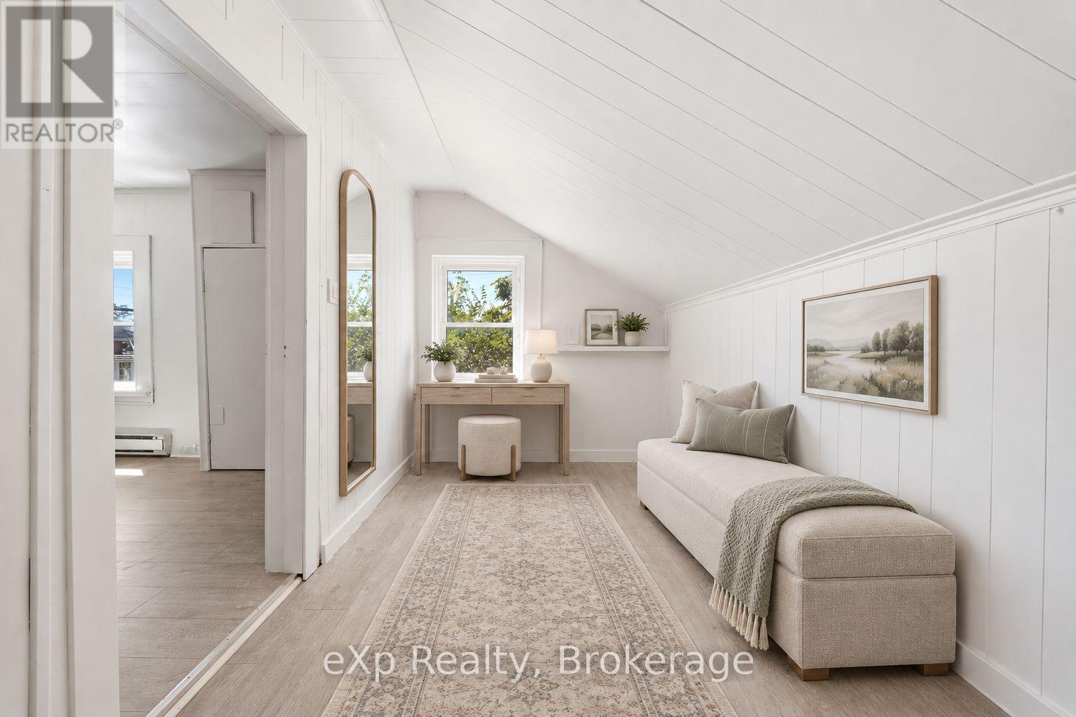 188 Dundas Street W Property Photo 14
