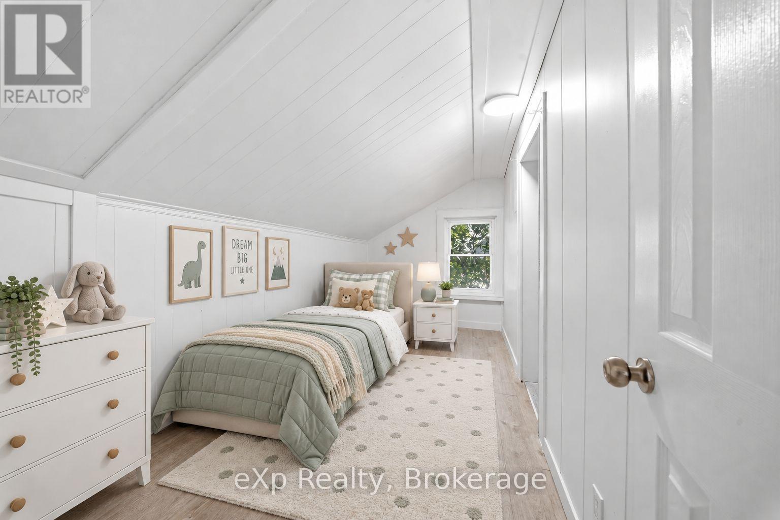 188 Dundas Street W Property Photo 18