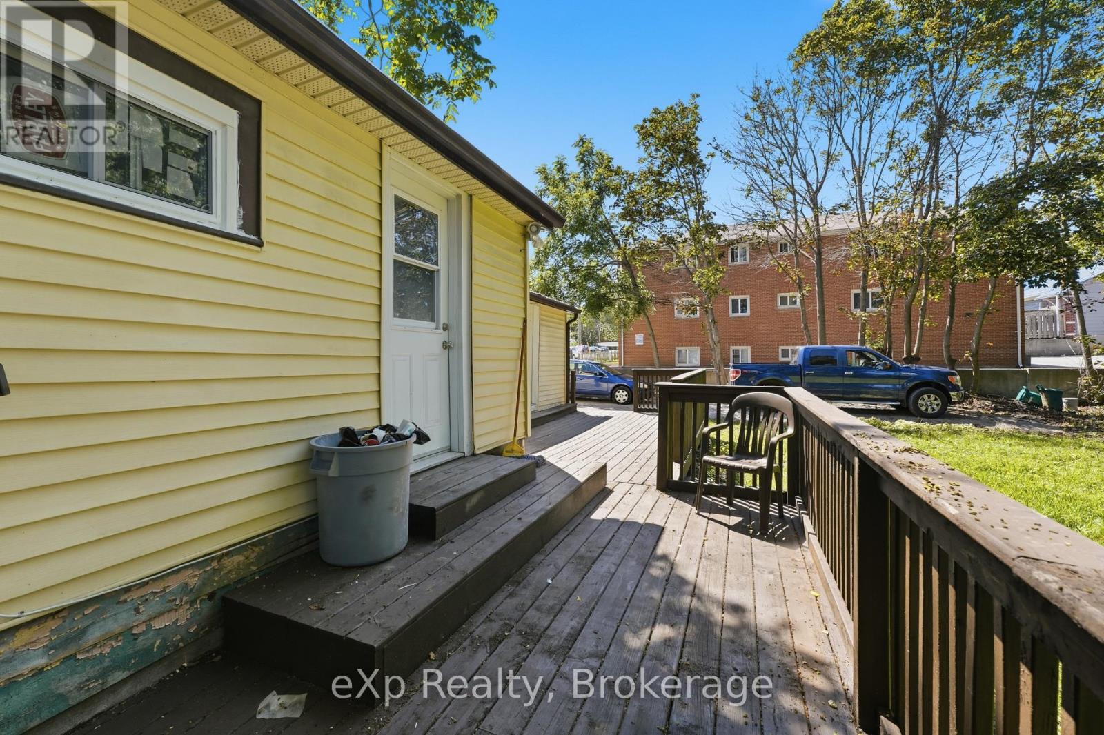 188 Dundas Street W Property Photo 22