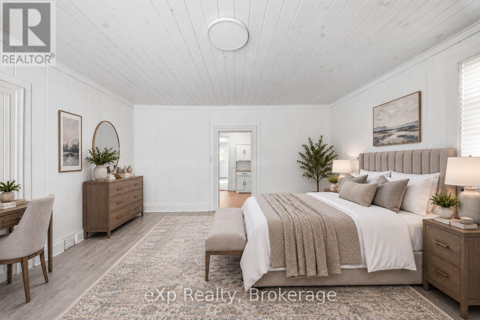 188 Dundas Street W Property Photo 24