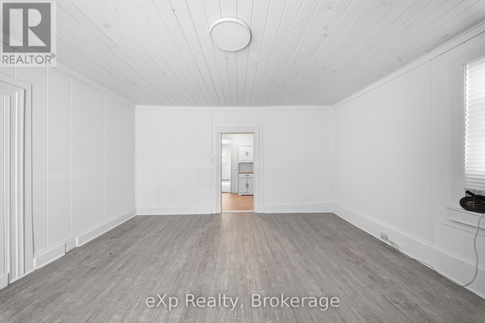 188 Dundas Street W Property Photo 25