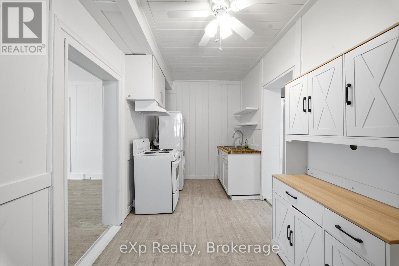 188 Dundas Street W Property Photo 27