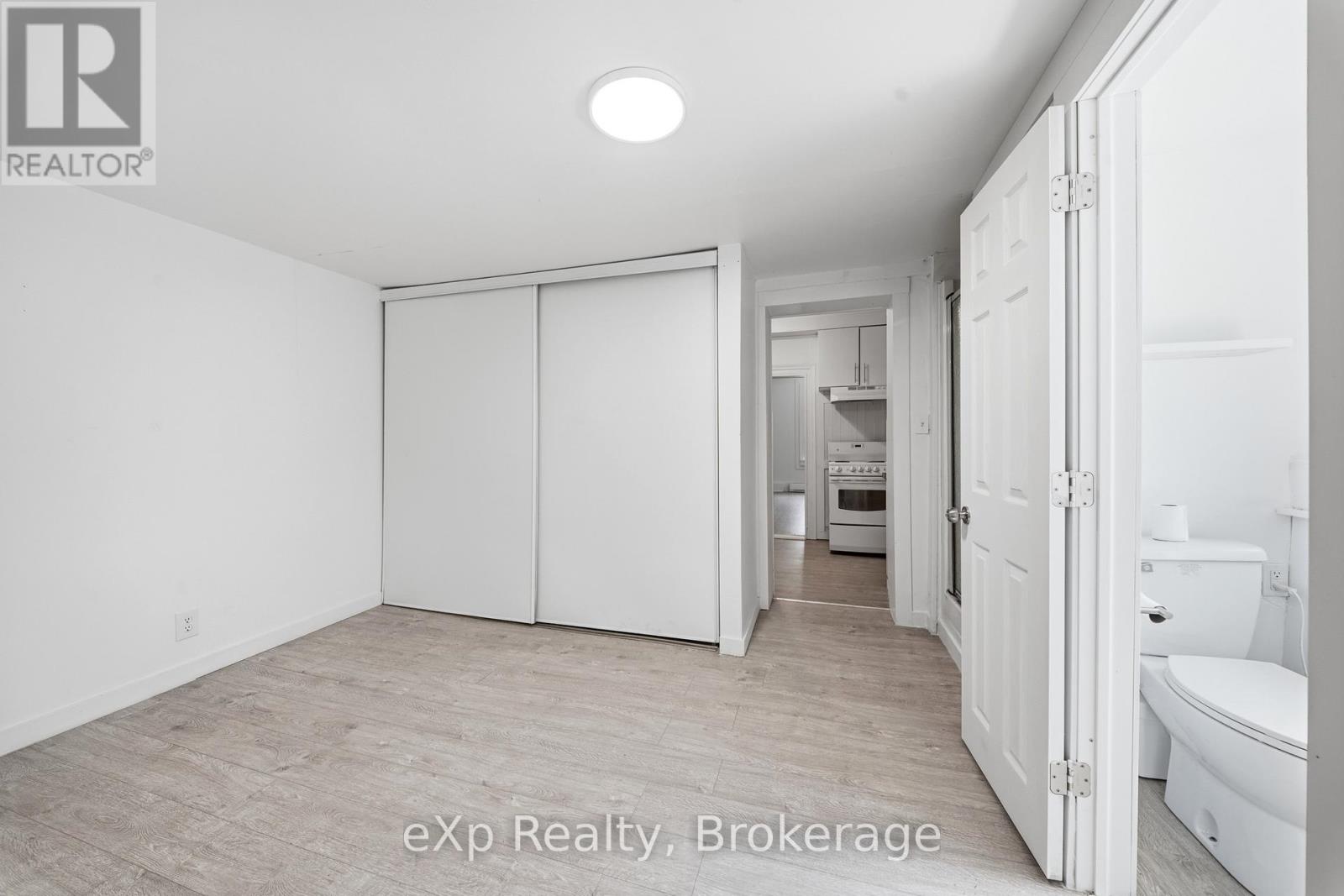 188 Dundas Street W Property Photo 29