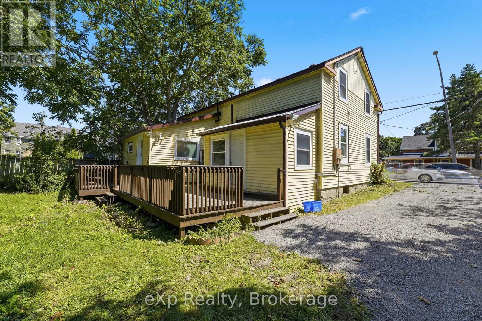 188 Dundas Street W Property Photo 32