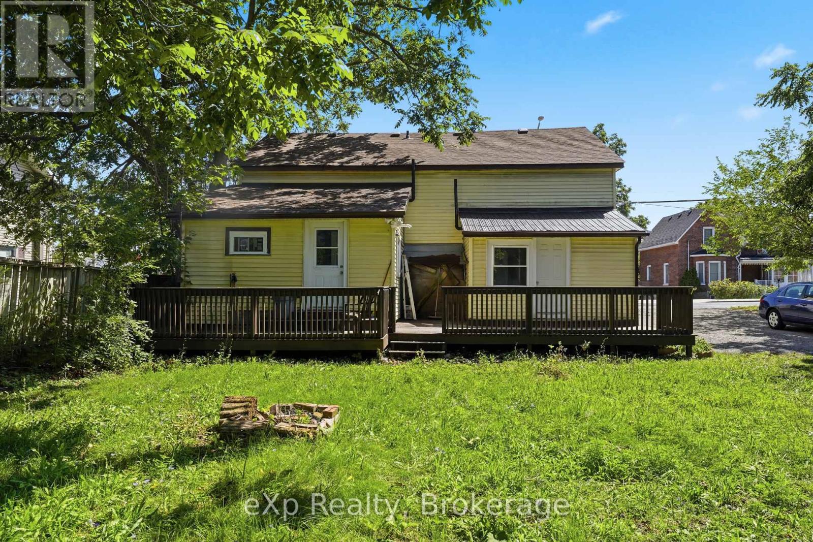 188 Dundas Street W Property Photo 36