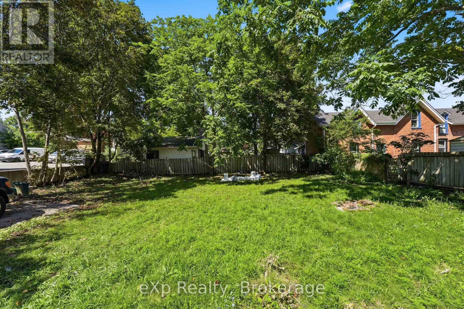 188 Dundas Street W Property Photo 38
