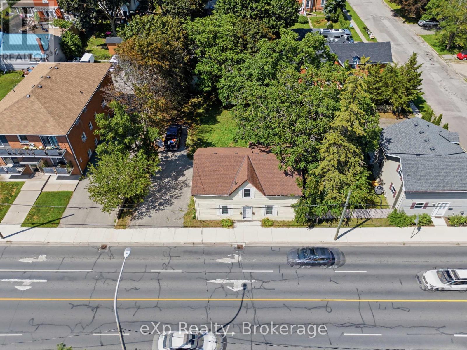 188 Dundas Street W Property Photo 40