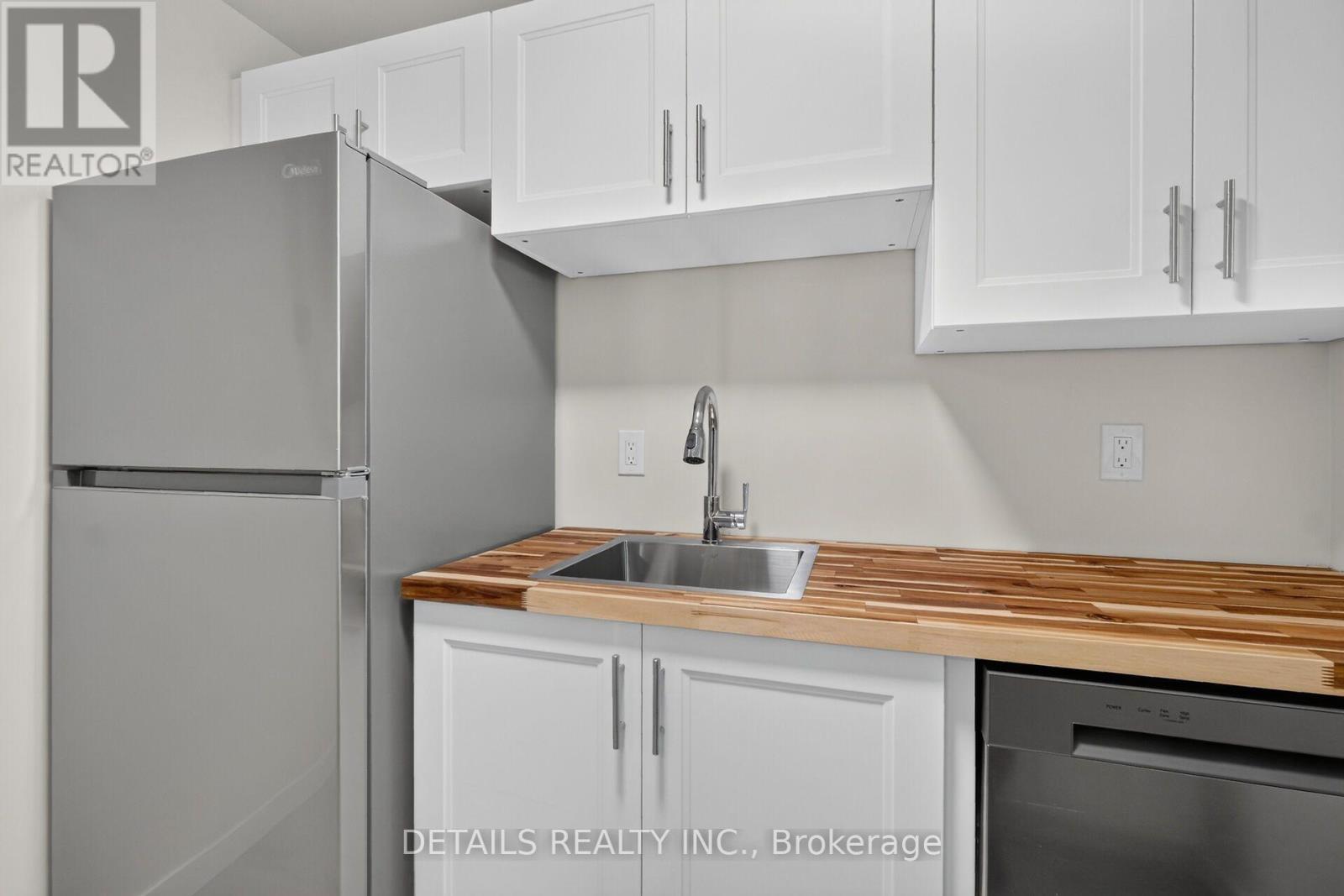303 - 6532 Bilberry Drive Property Photo 17