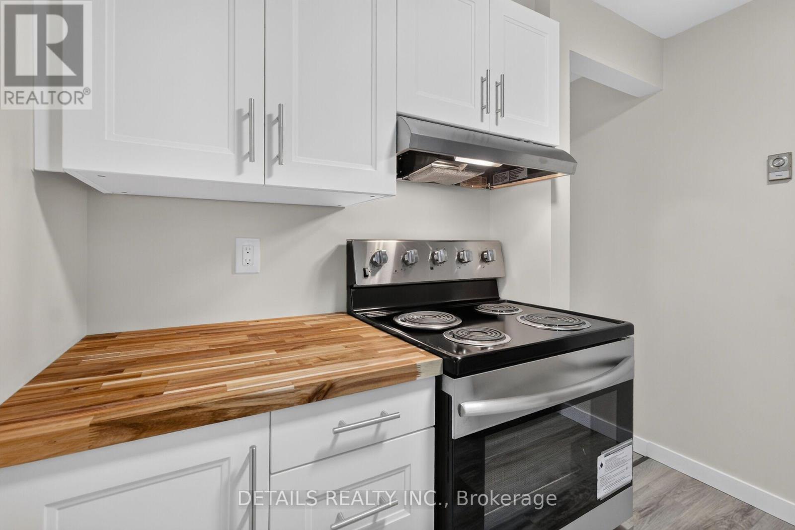 303 - 6532 Bilberry Drive Property Photo 18
