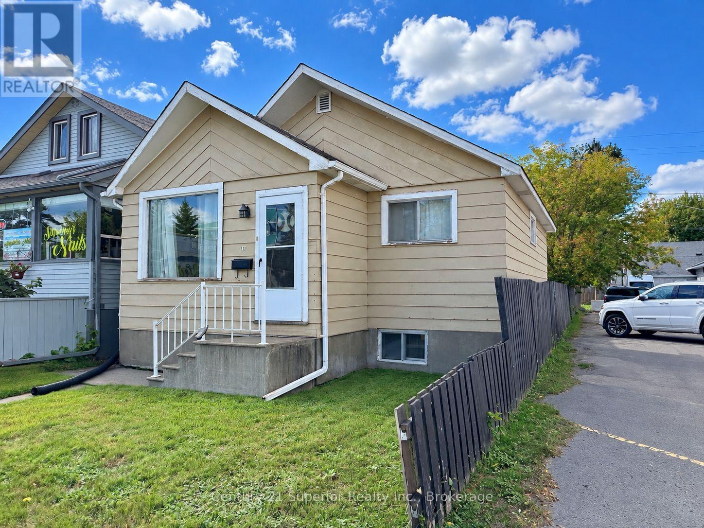 819 MAY STREET N