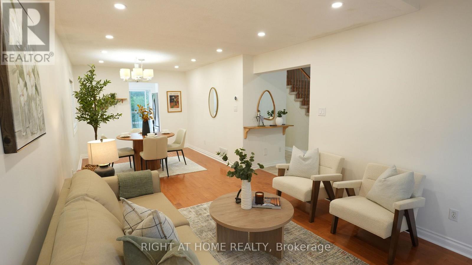 672 Farmbrook Crescent Property Photo 7