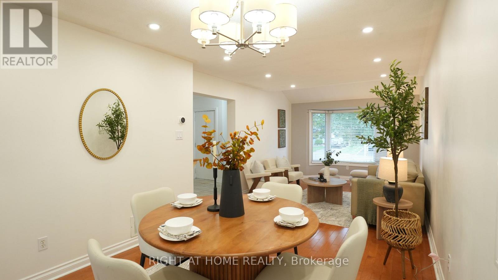 672 Farmbrook Crescent Property Photo 8