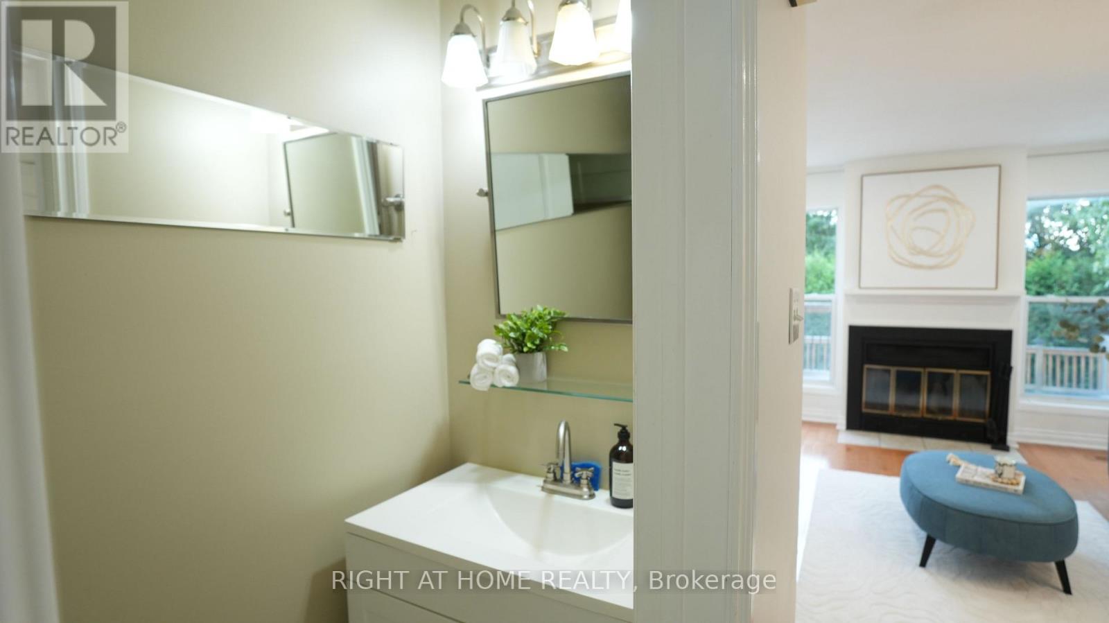 672 Farmbrook Crescent Property Photo 12