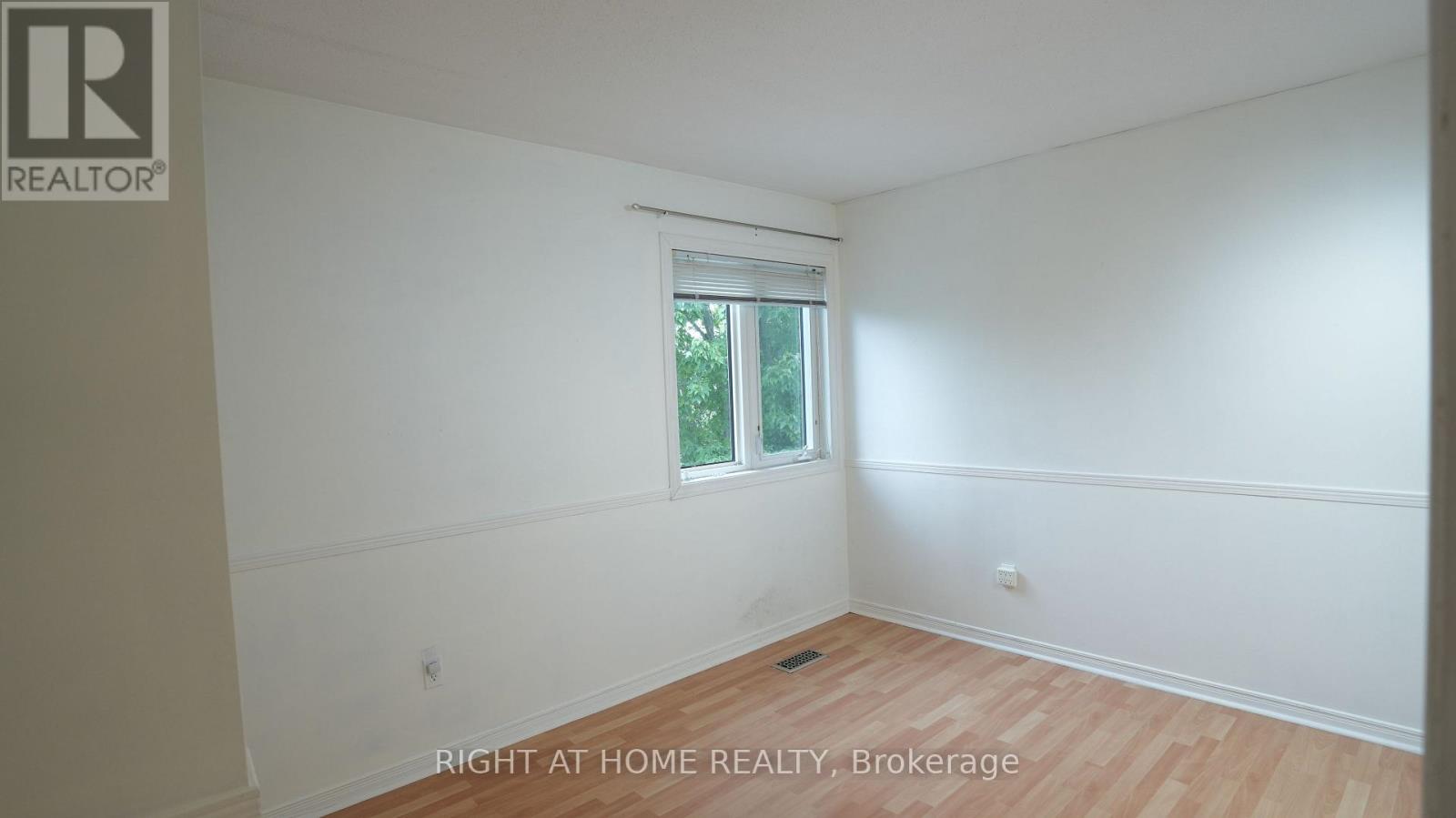 672 Farmbrook Crescent Property Photo 21