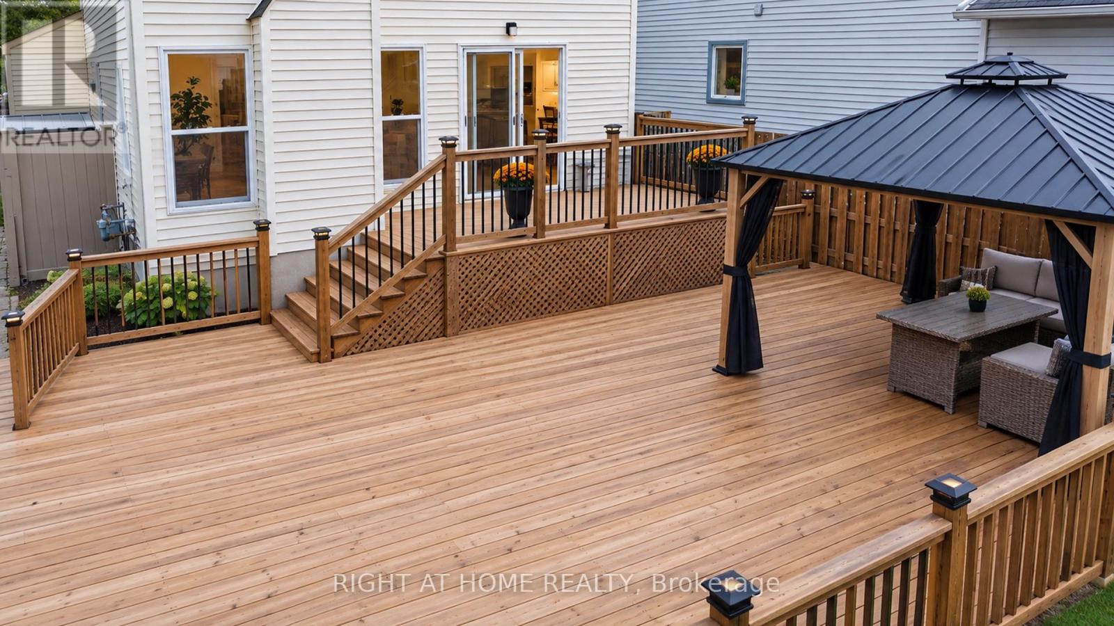 672 Farmbrook Crescent Property Photo 27