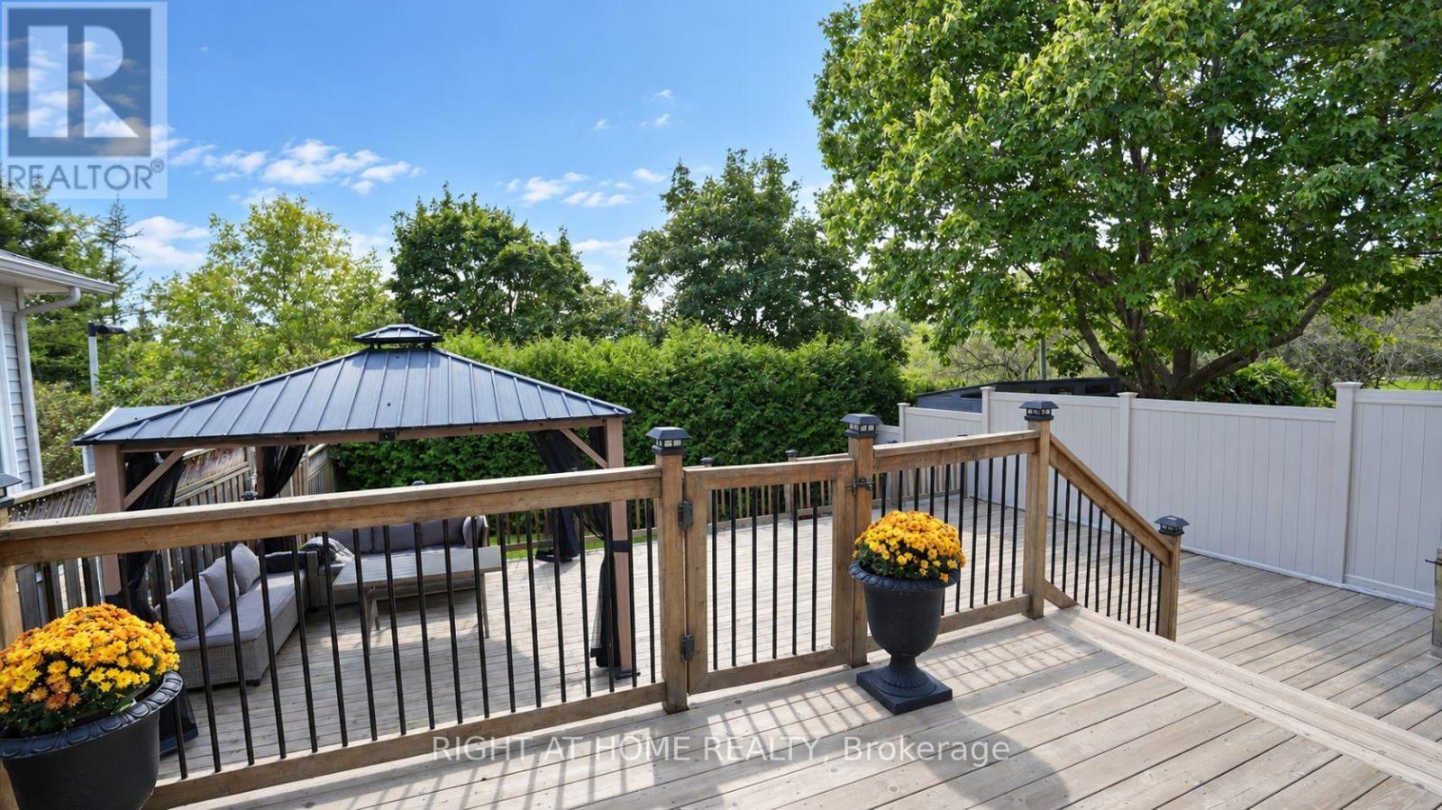 672 Farmbrook Crescent Property Photo 29