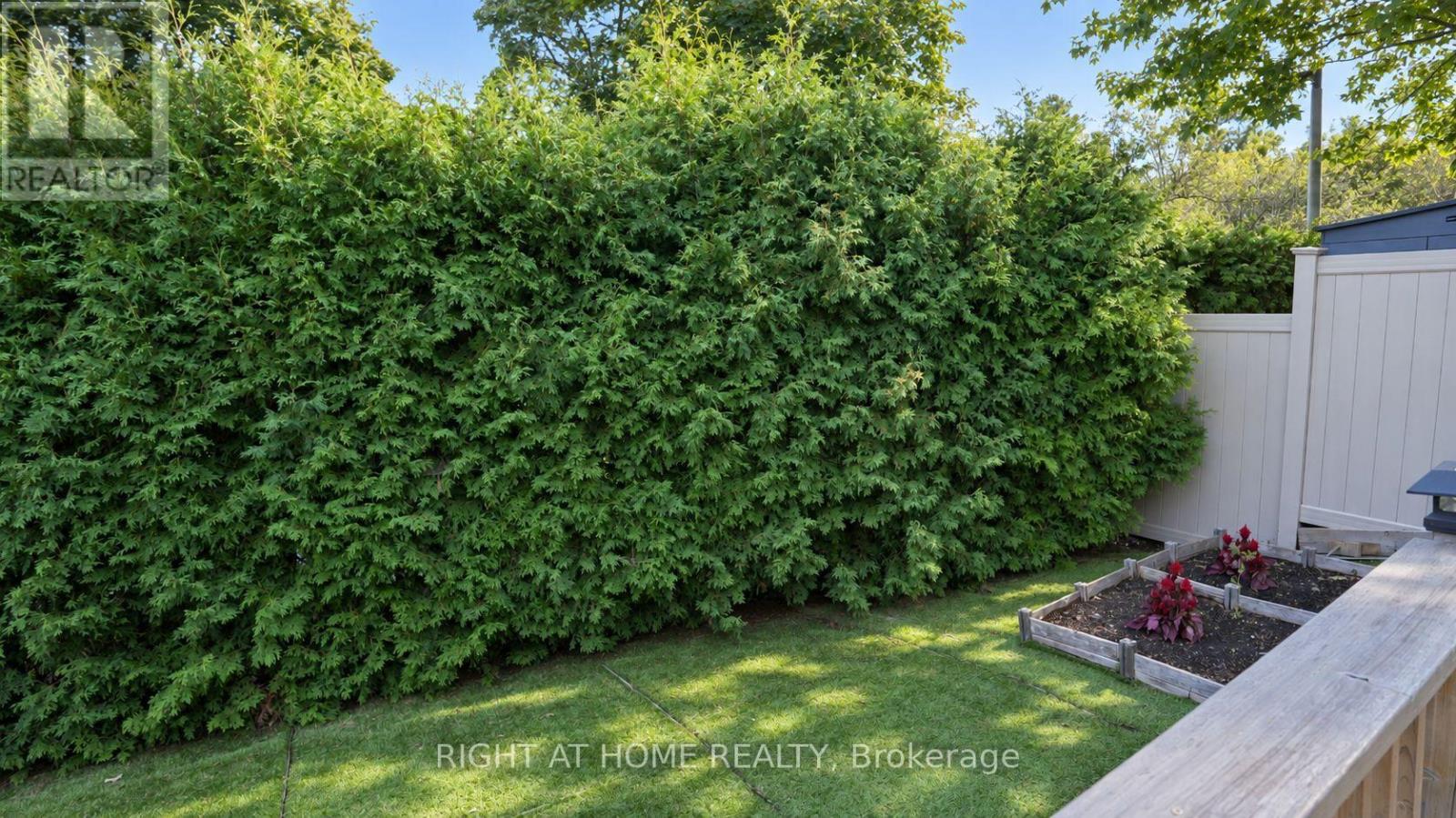 672 Farmbrook Crescent Property Photo 32