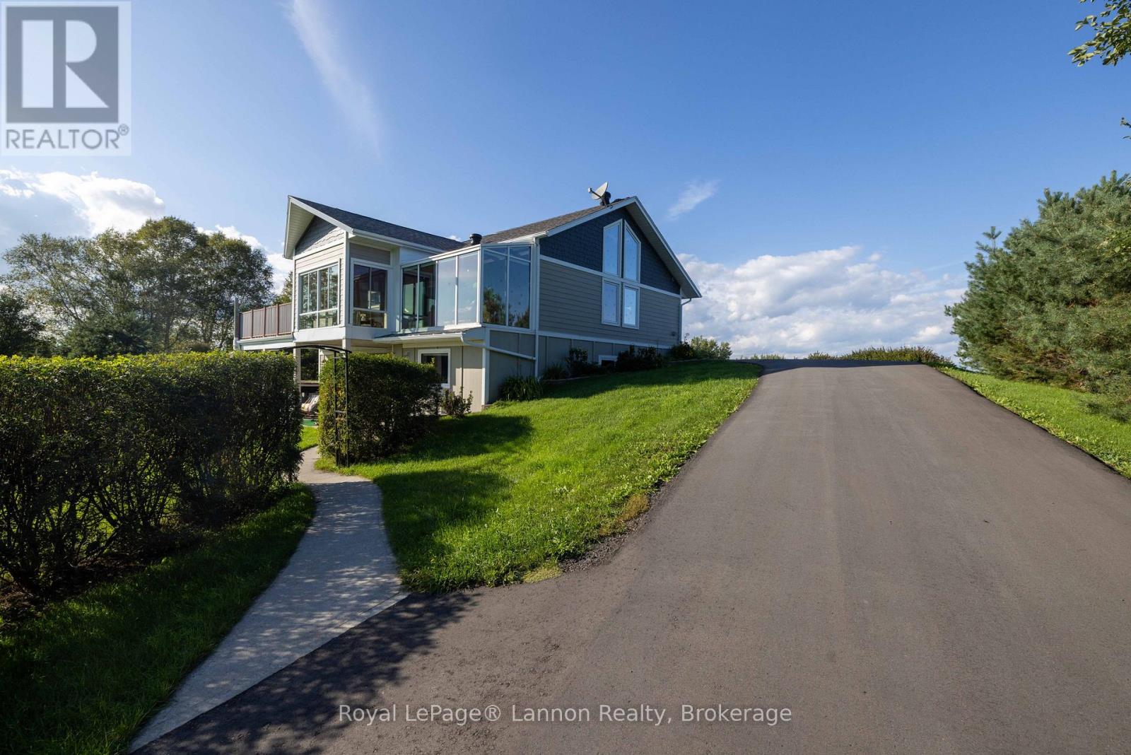 401 Barrie Drive Property Photo 3