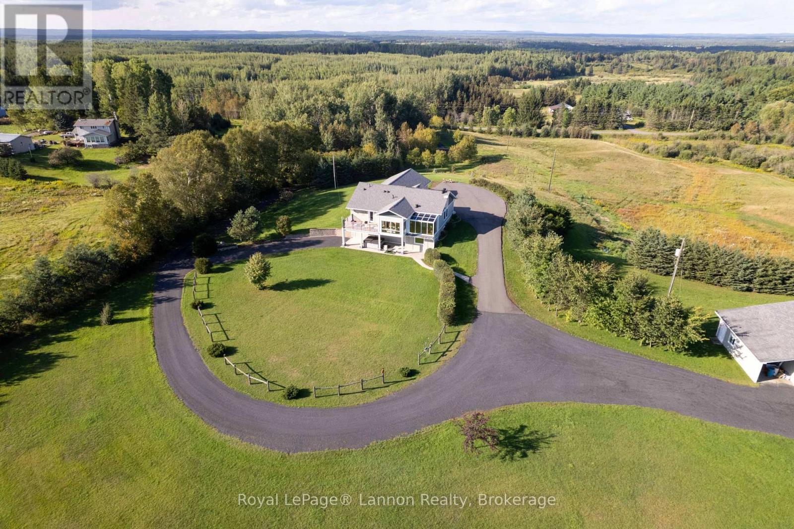 401 Barrie Drive Property Photo 4