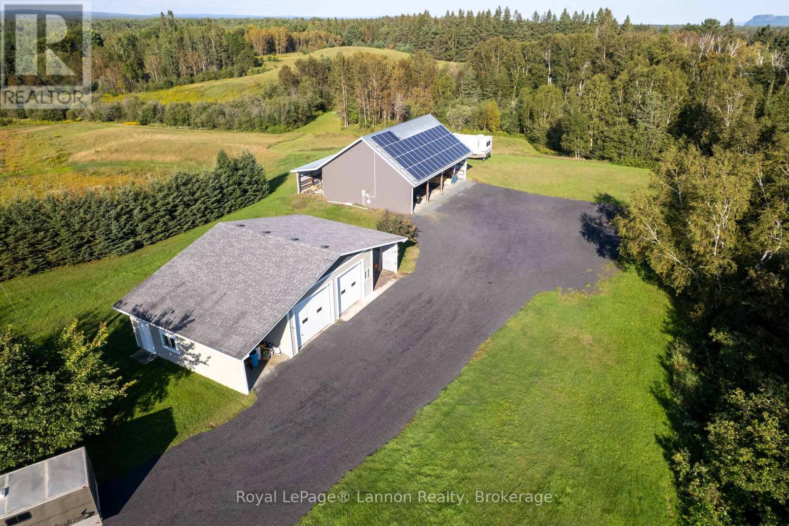 401 Barrie Drive Property Photo 11