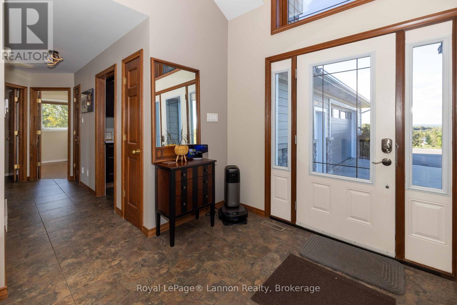 401 Barrie Drive Property Photo 12