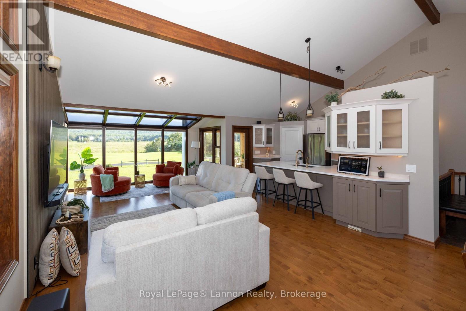 401 Barrie Drive Property Photo 15