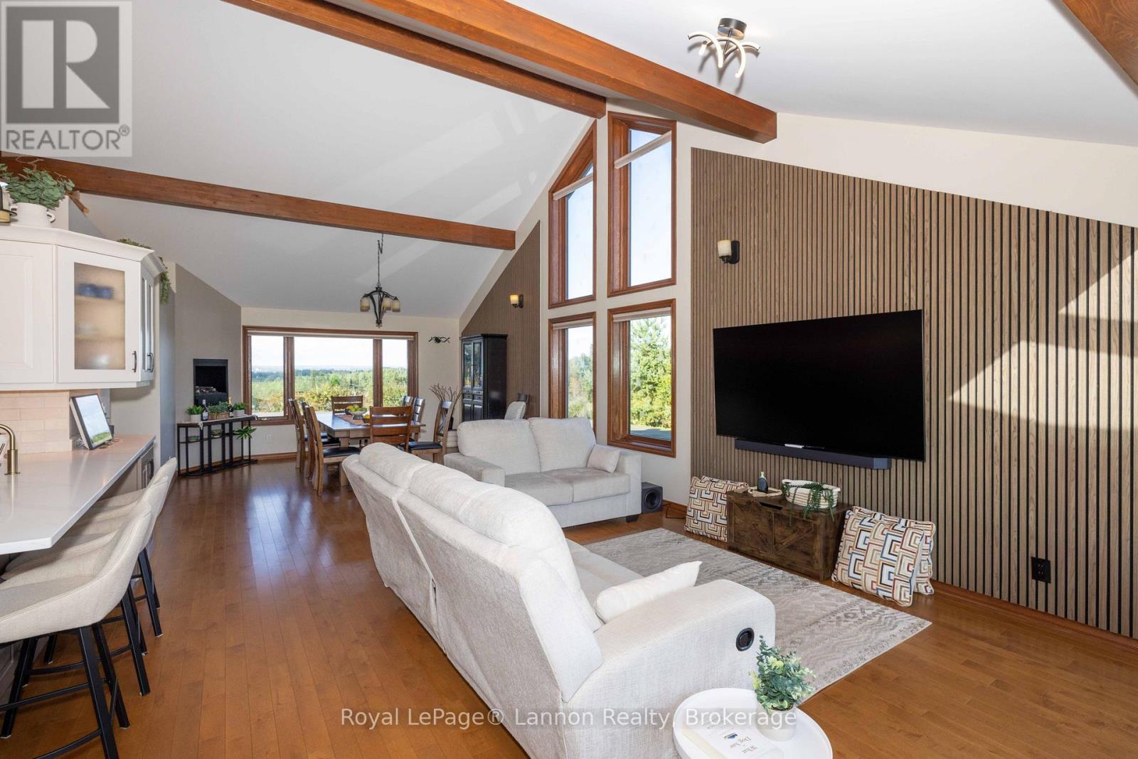 401 Barrie Drive Property Photo 17