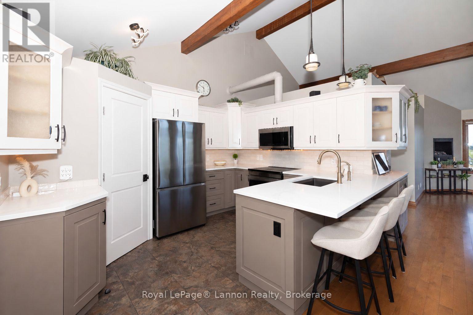 401 Barrie Drive Property Photo 20