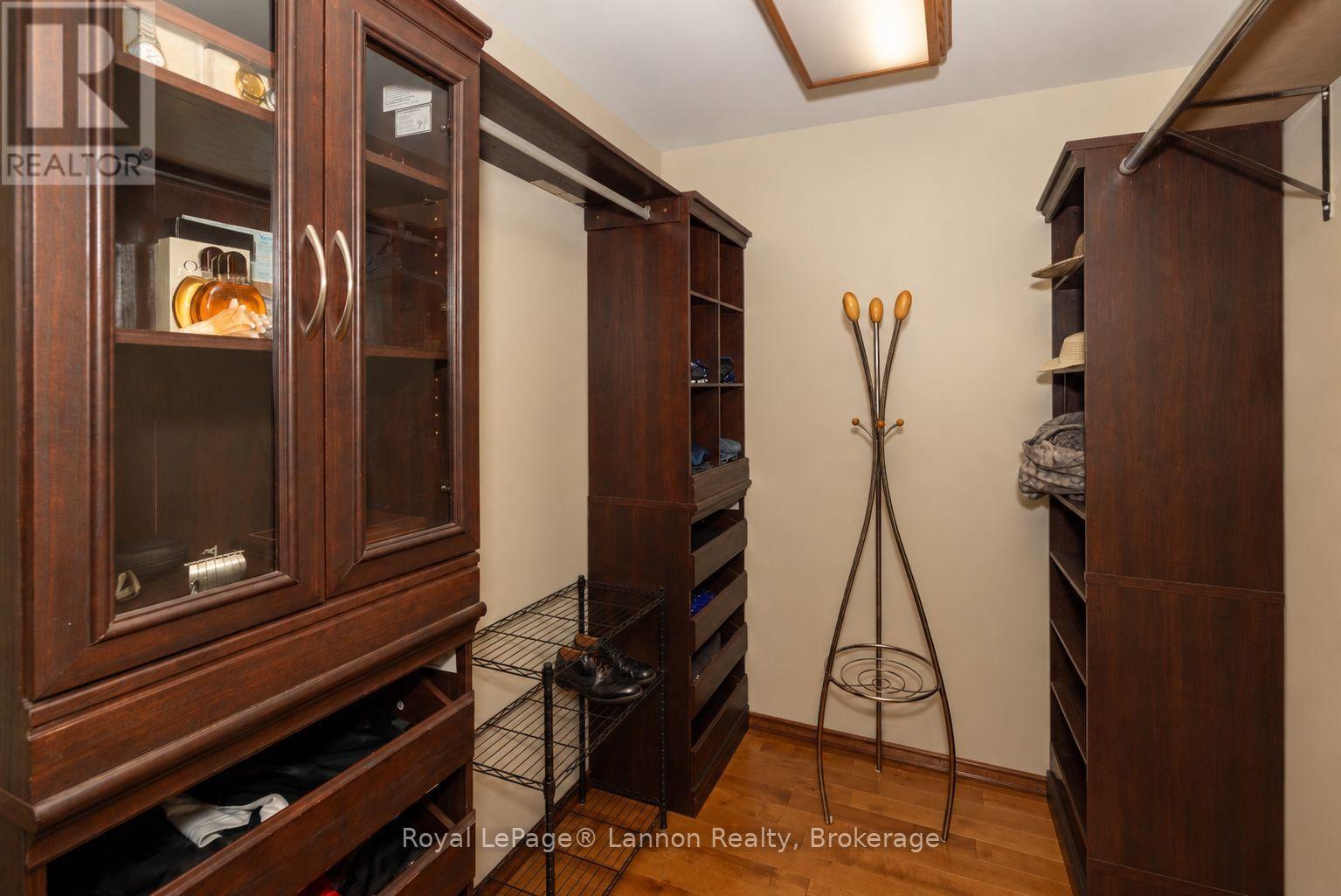 401 Barrie Drive Property Photo 29