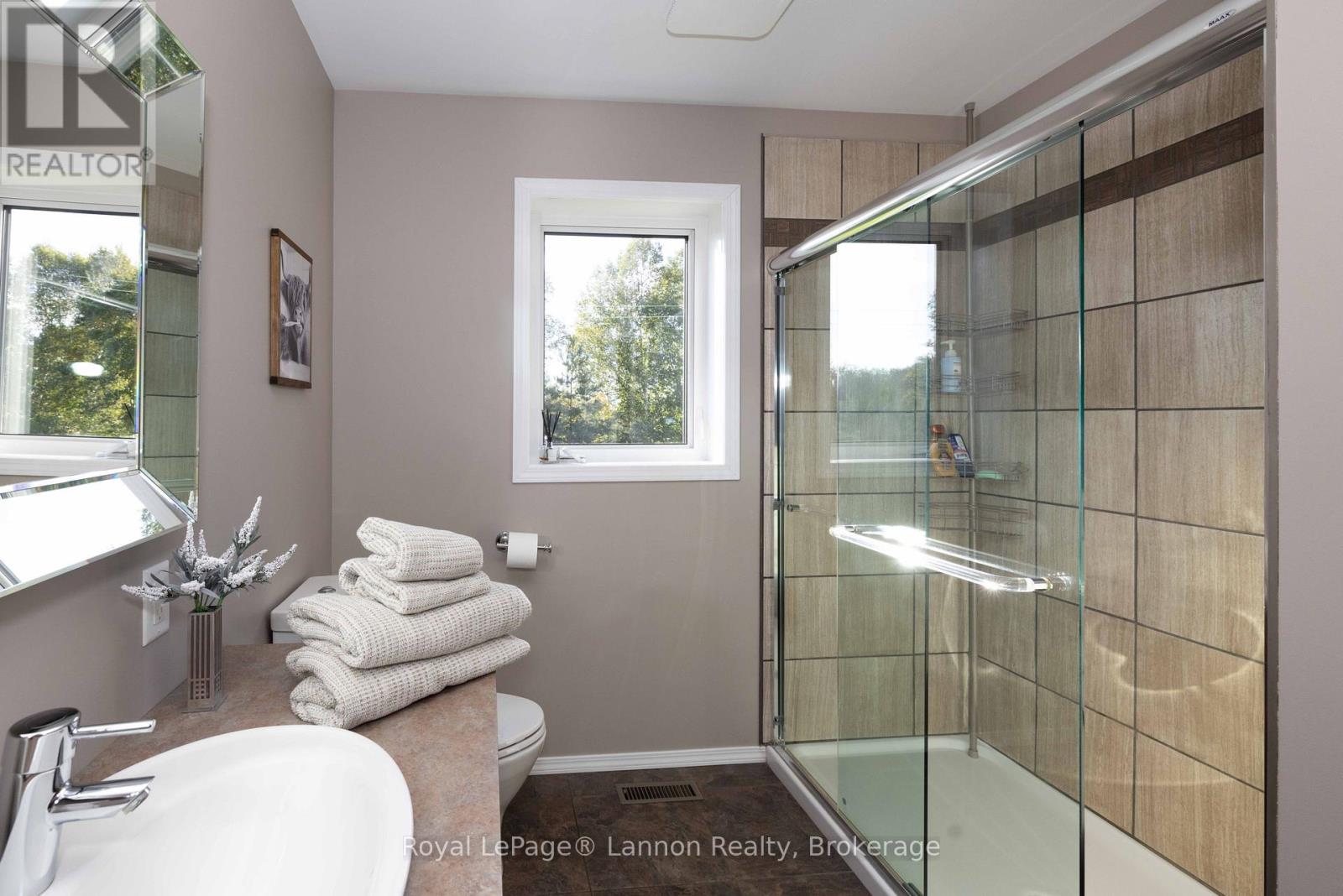 401 Barrie Drive Property Photo 33
