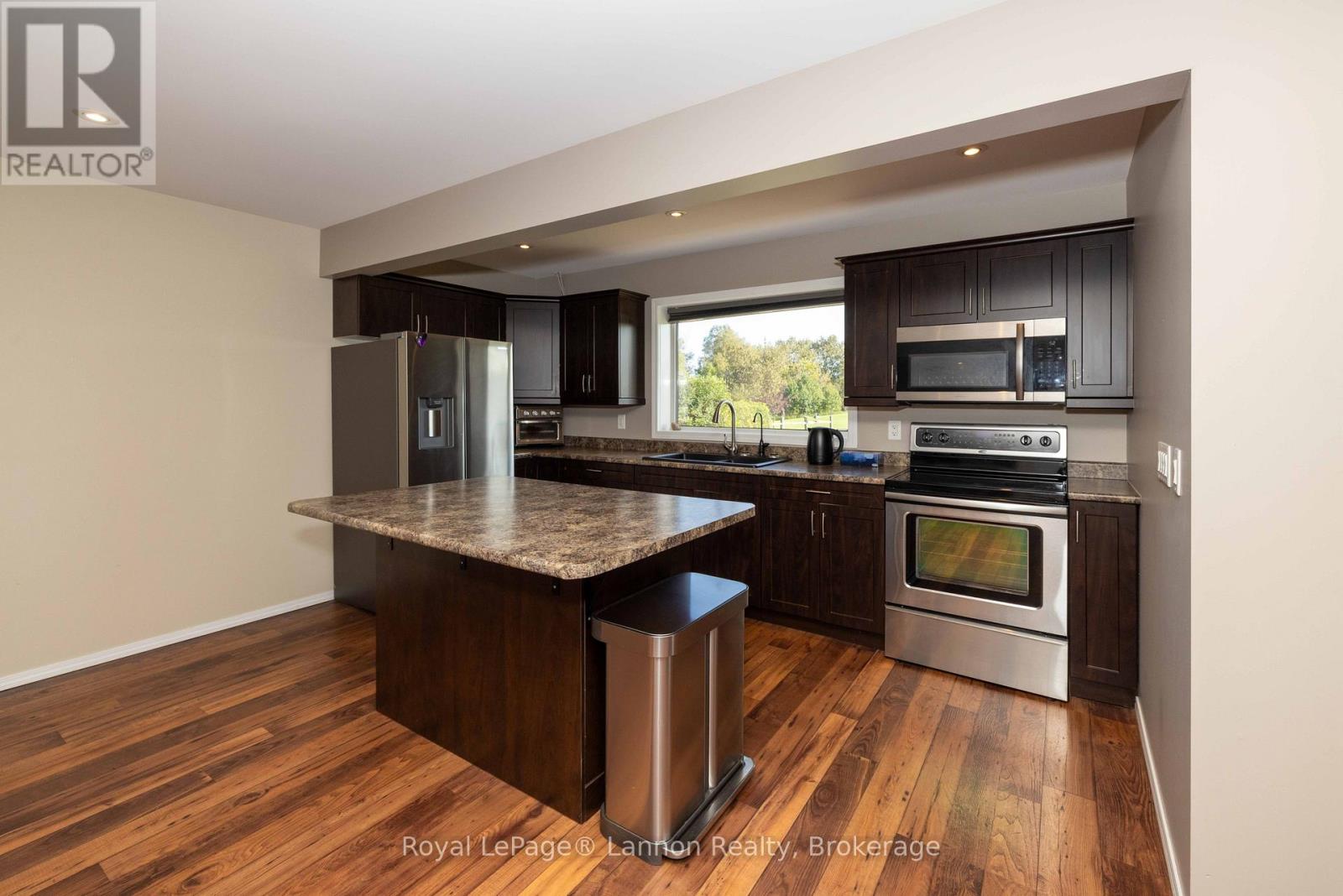 401 Barrie Drive Property Photo 36