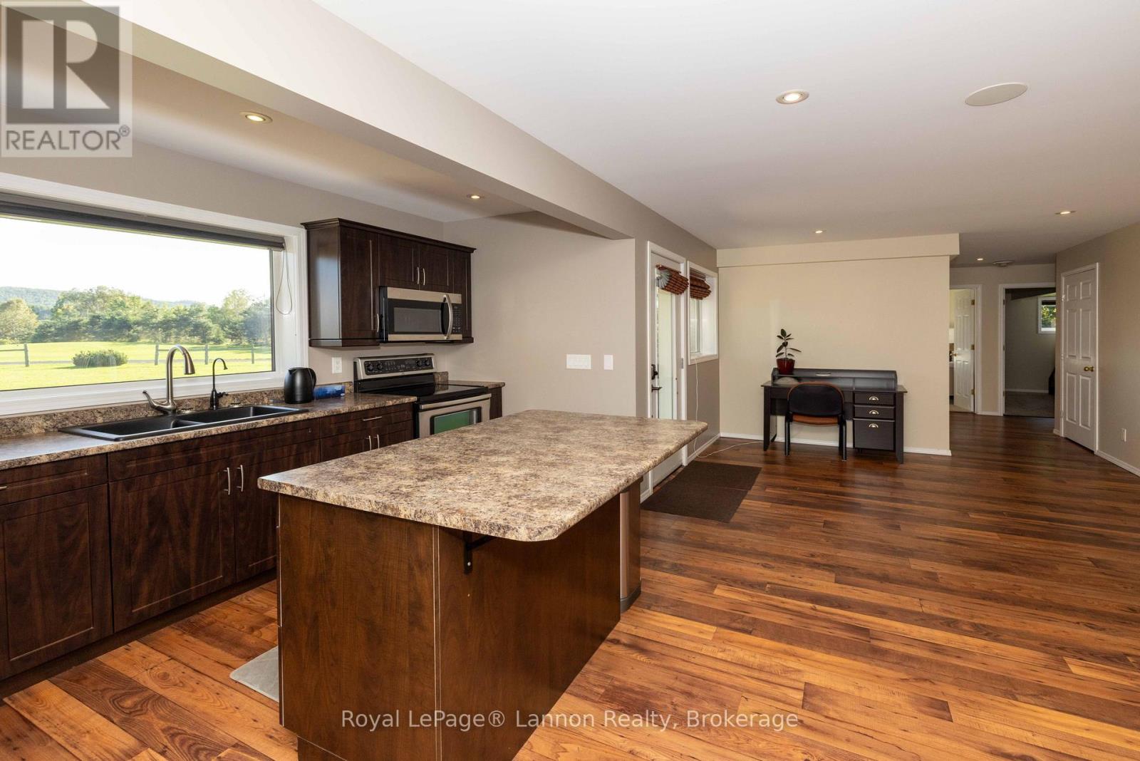 401 Barrie Drive Property Photo 37