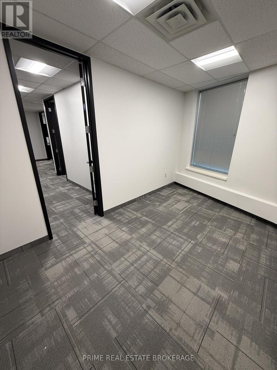 100 - 256 Pall Mall Street Property Photo 8