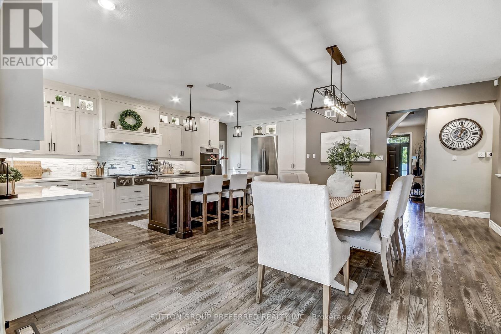 1094 Thornley Street Property Photo 16