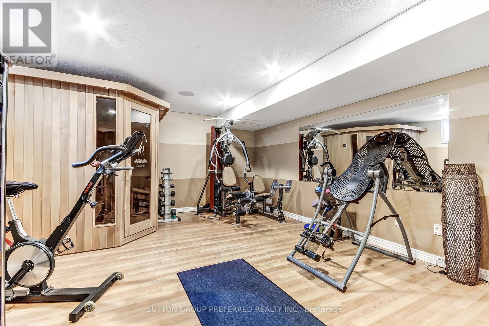 1094 Thornley Street Property Photo 32