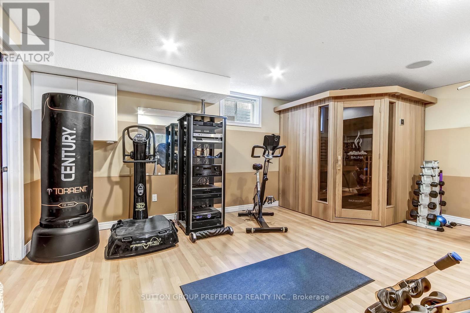 1094 Thornley Street Property Photo 33