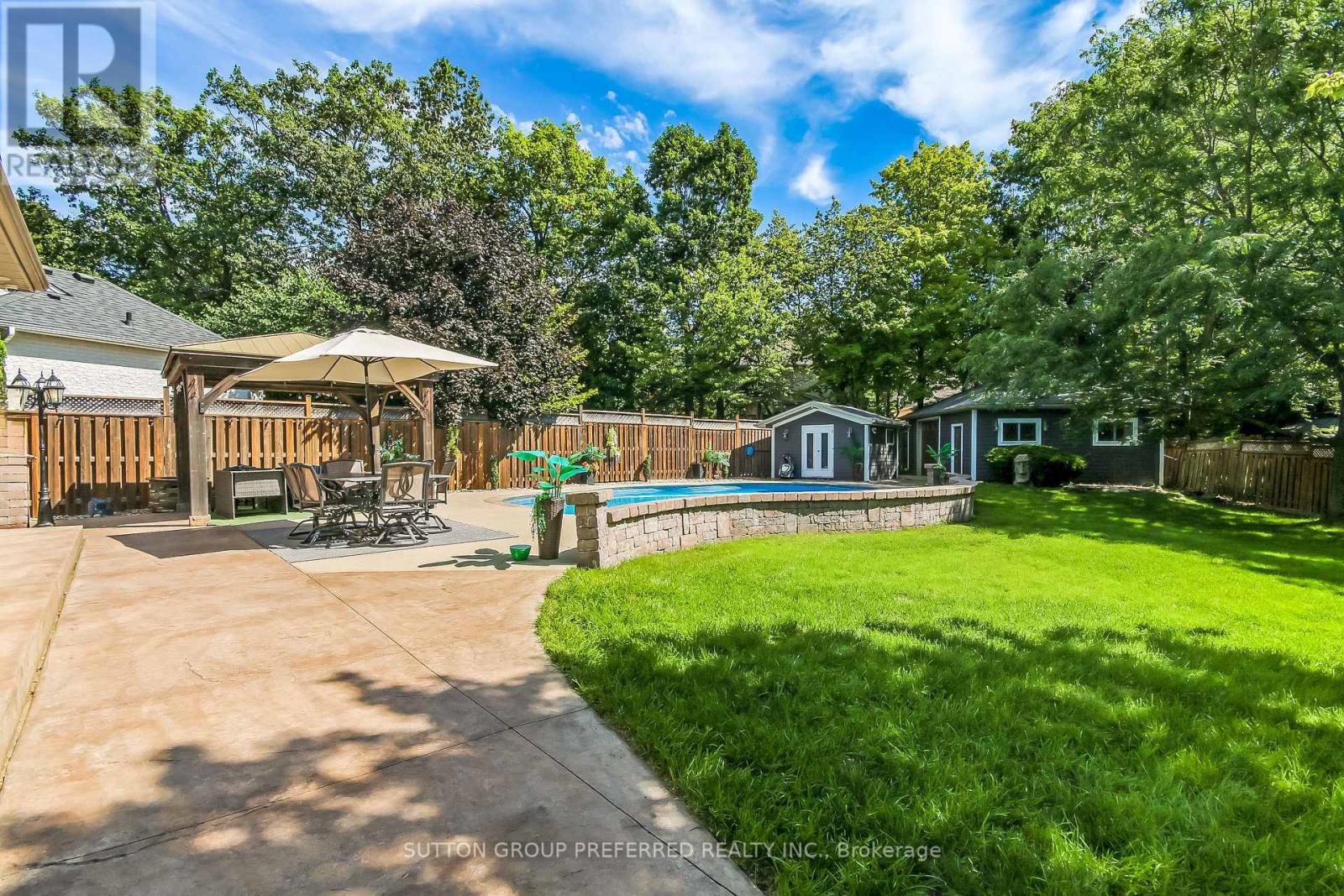 1094 Thornley Street Property Photo 41