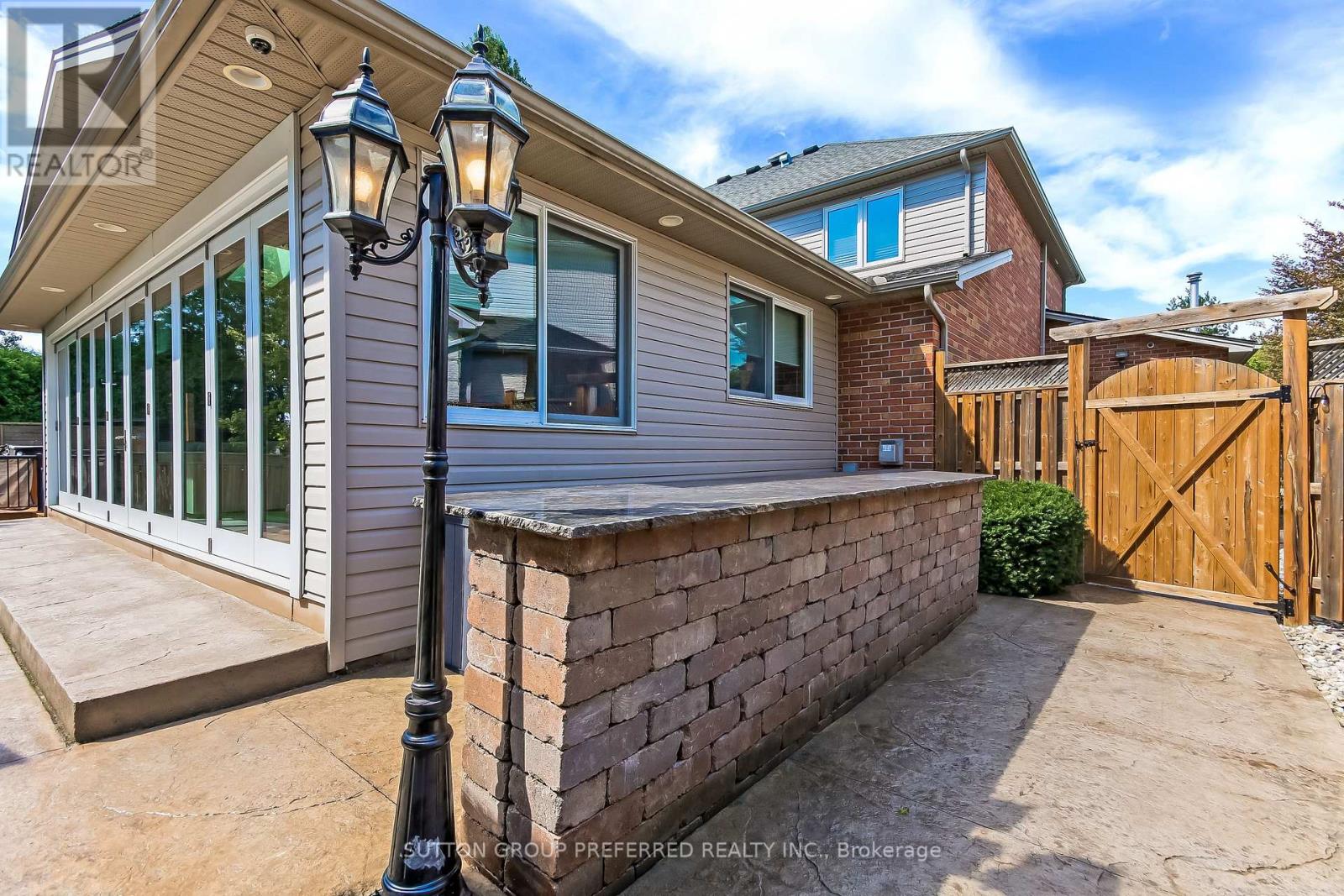 1094 Thornley Street Property Photo 42