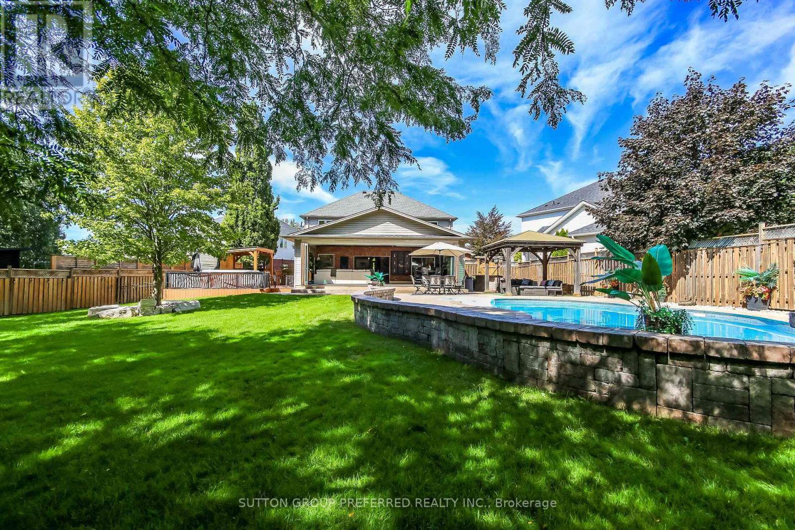 1094 Thornley Street Property Photo 43
