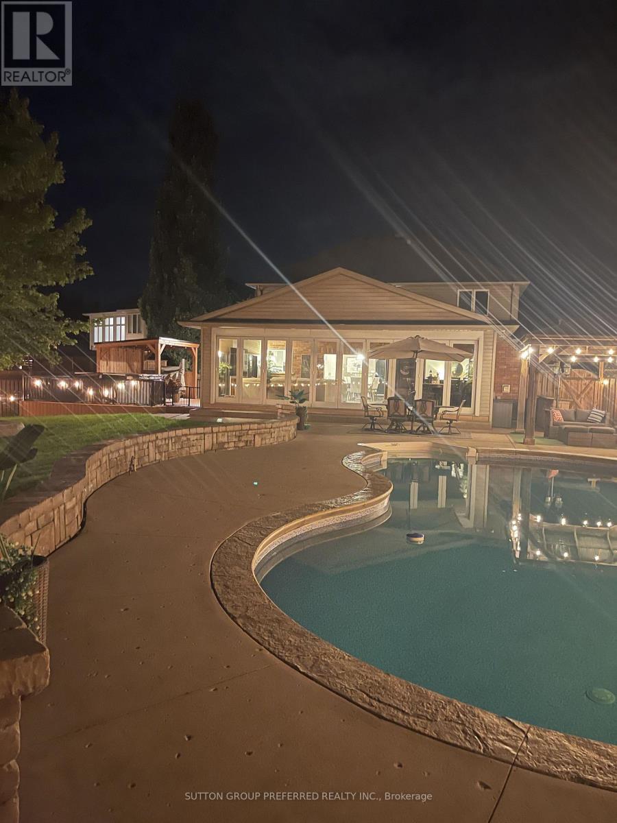1094 Thornley Street Property Photo 48