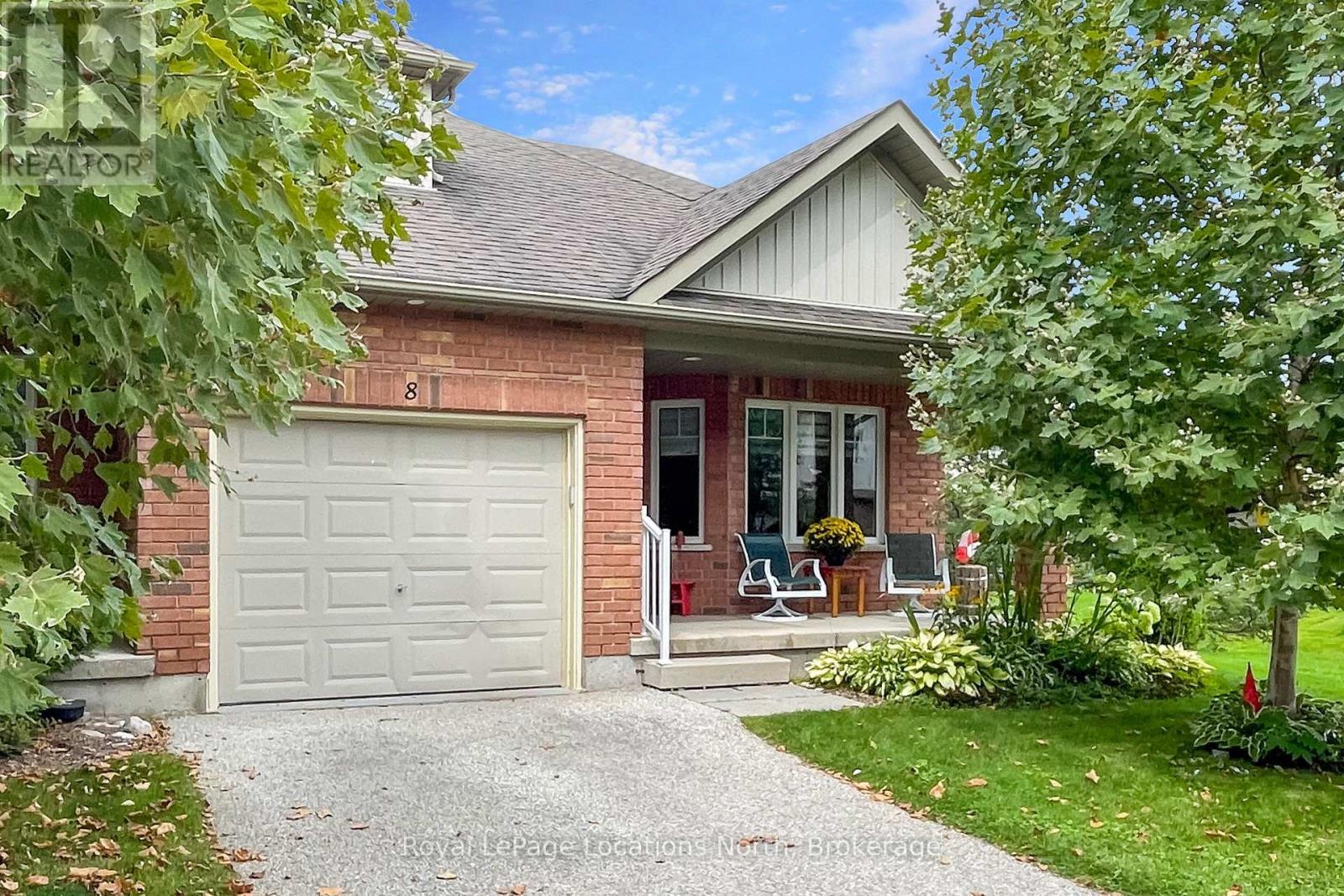 8 RUSSETT DRIVE Property Photo 1