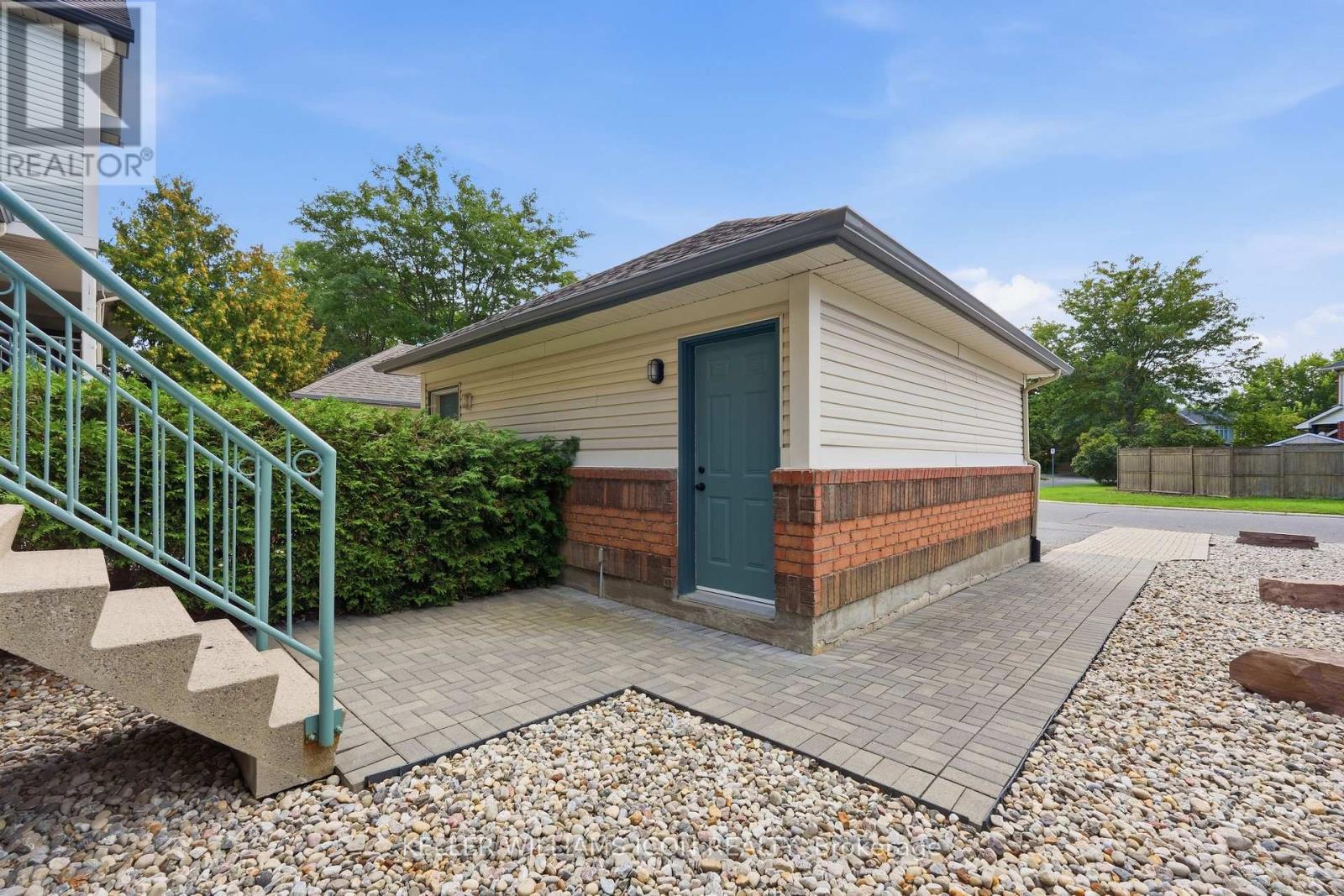 43 Thornbury Crescent Property Photo 4