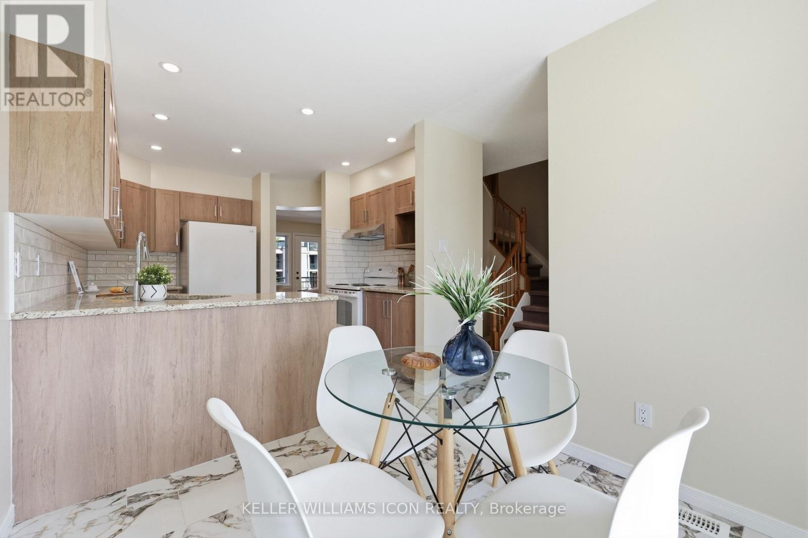 43 Thornbury Crescent Property Photo 8