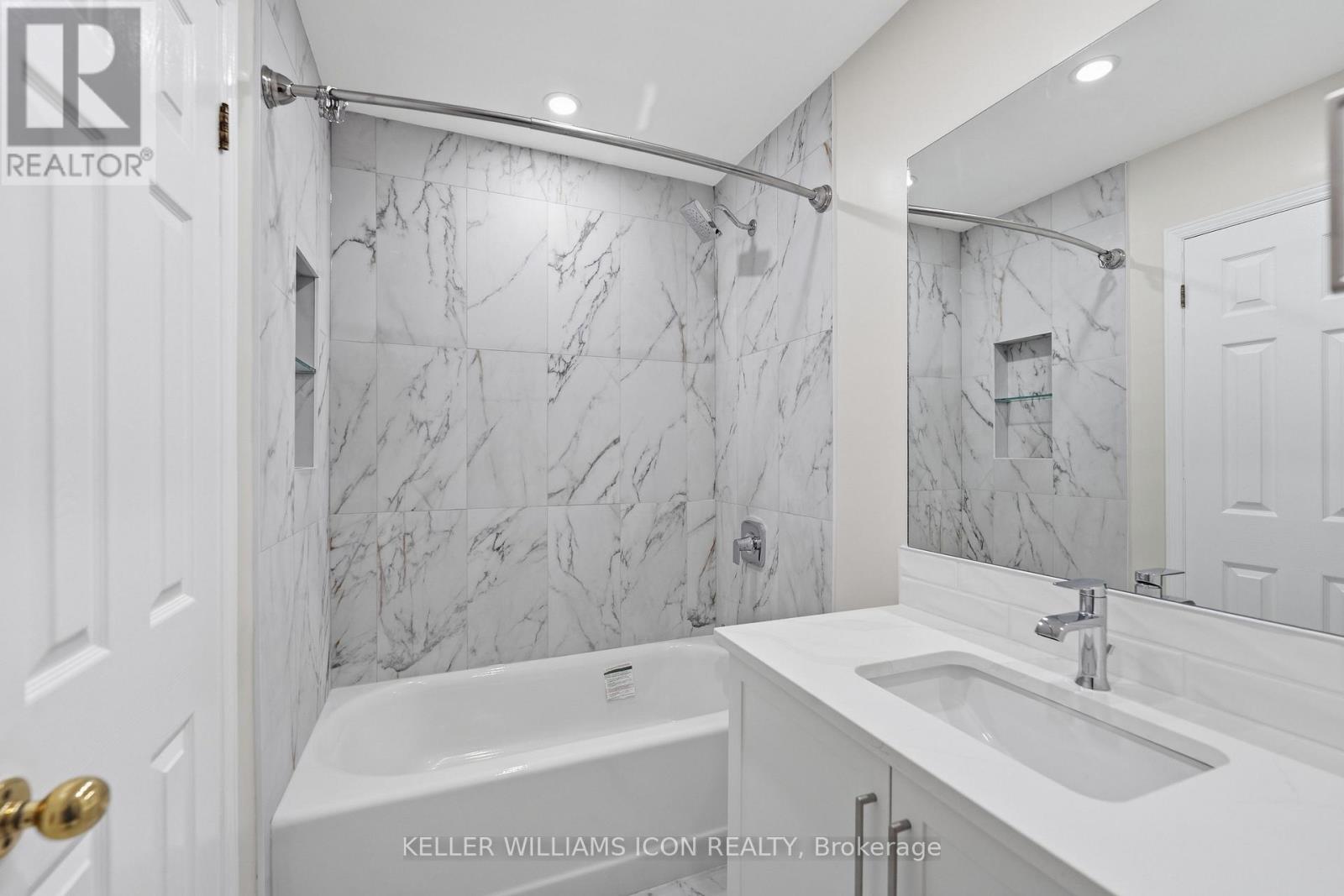 43 Thornbury Crescent Property Photo 21