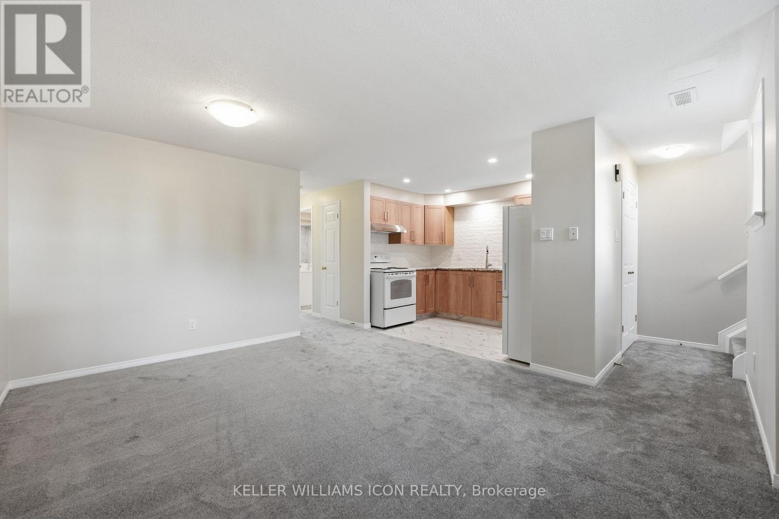 43 Thornbury Crescent Property Photo 28