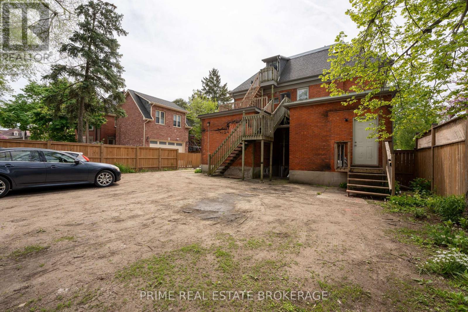500-502 Colborne Street Property Photo 31