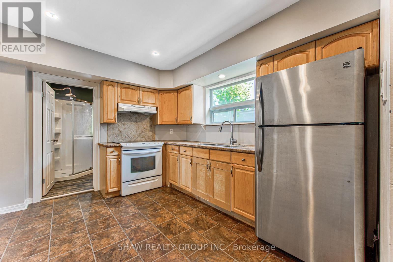 84 Franklin Street S Property Photo 11