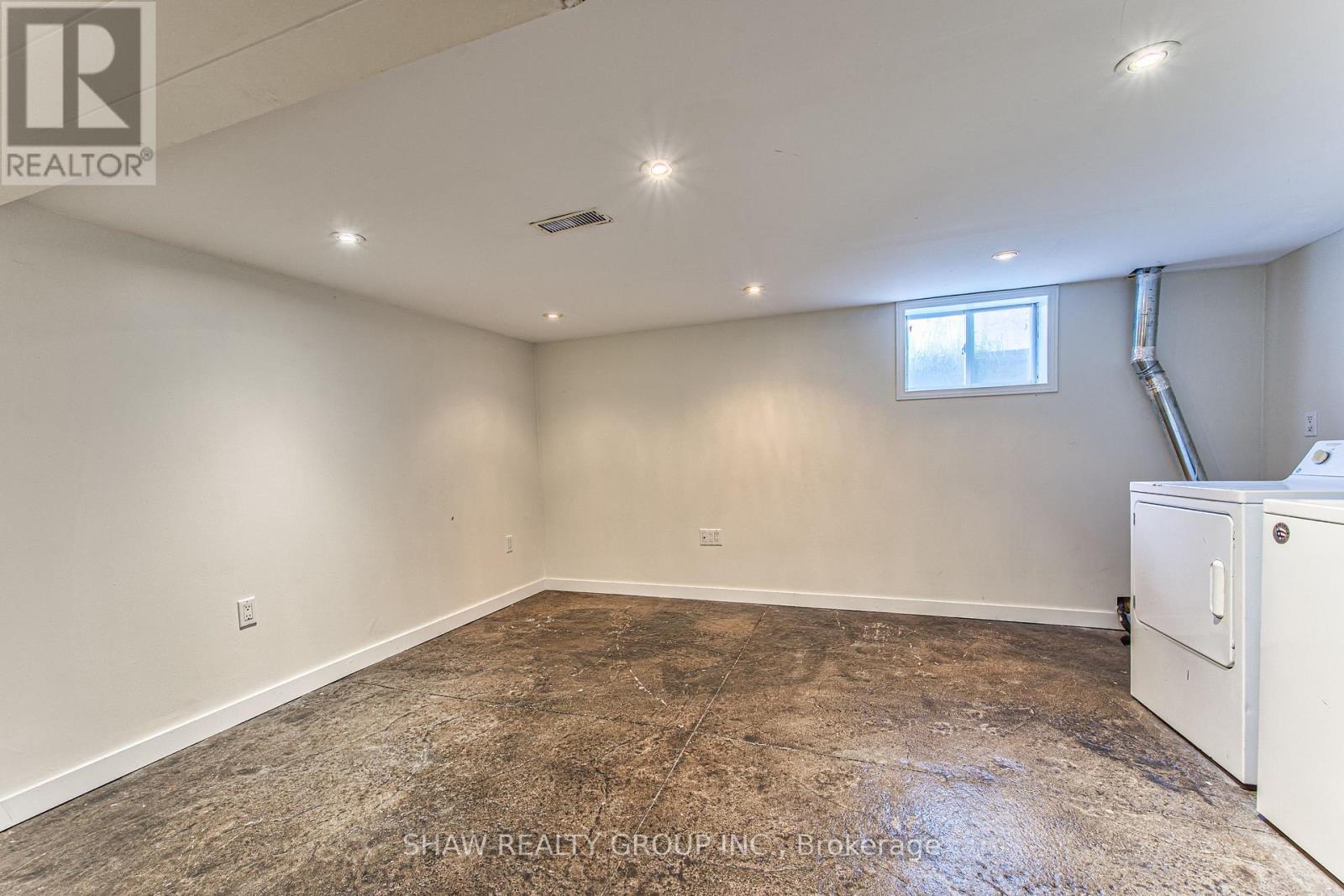 84 Franklin Street S Property Photo 32