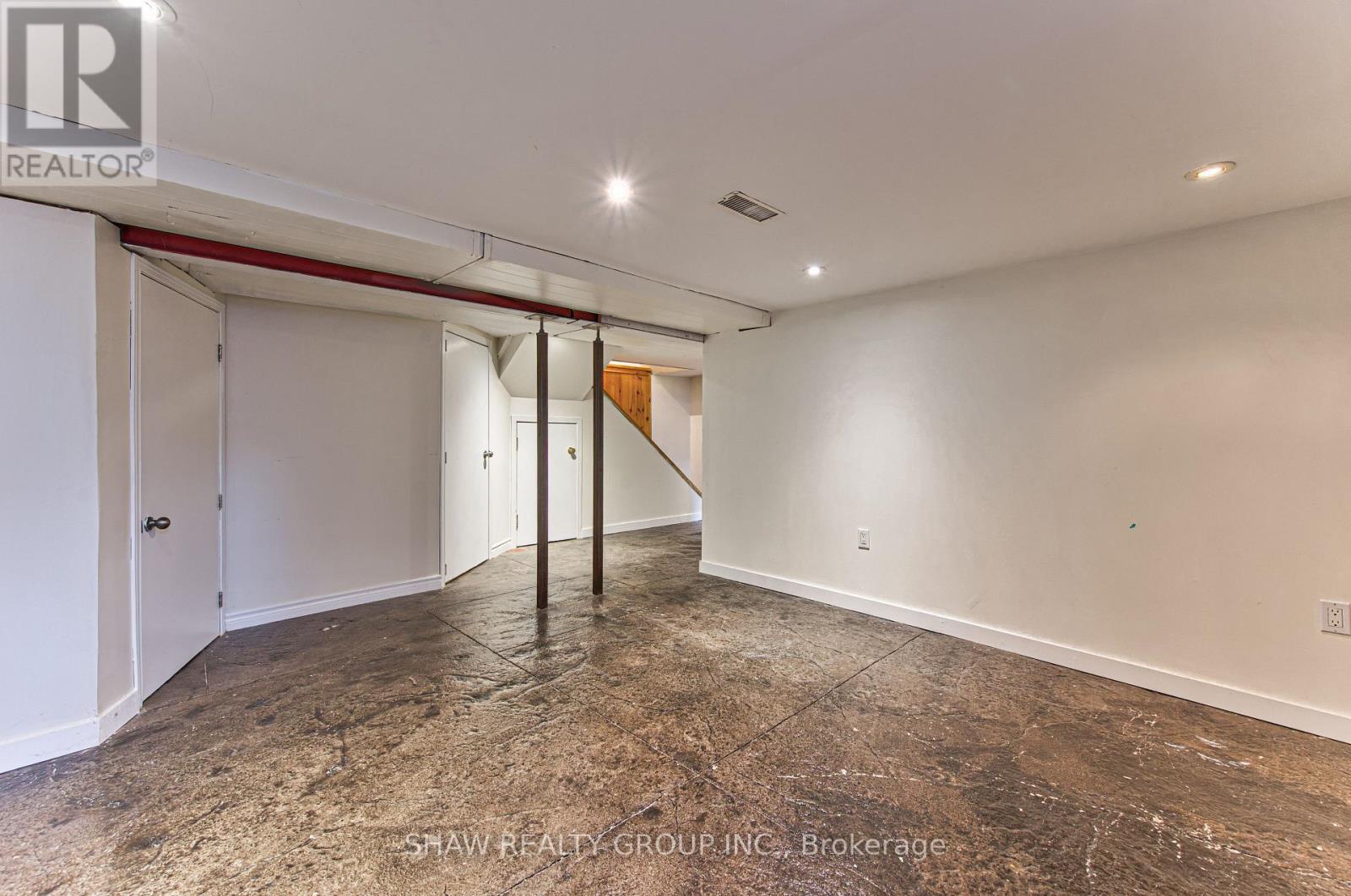 84 Franklin Street S Property Photo 33
