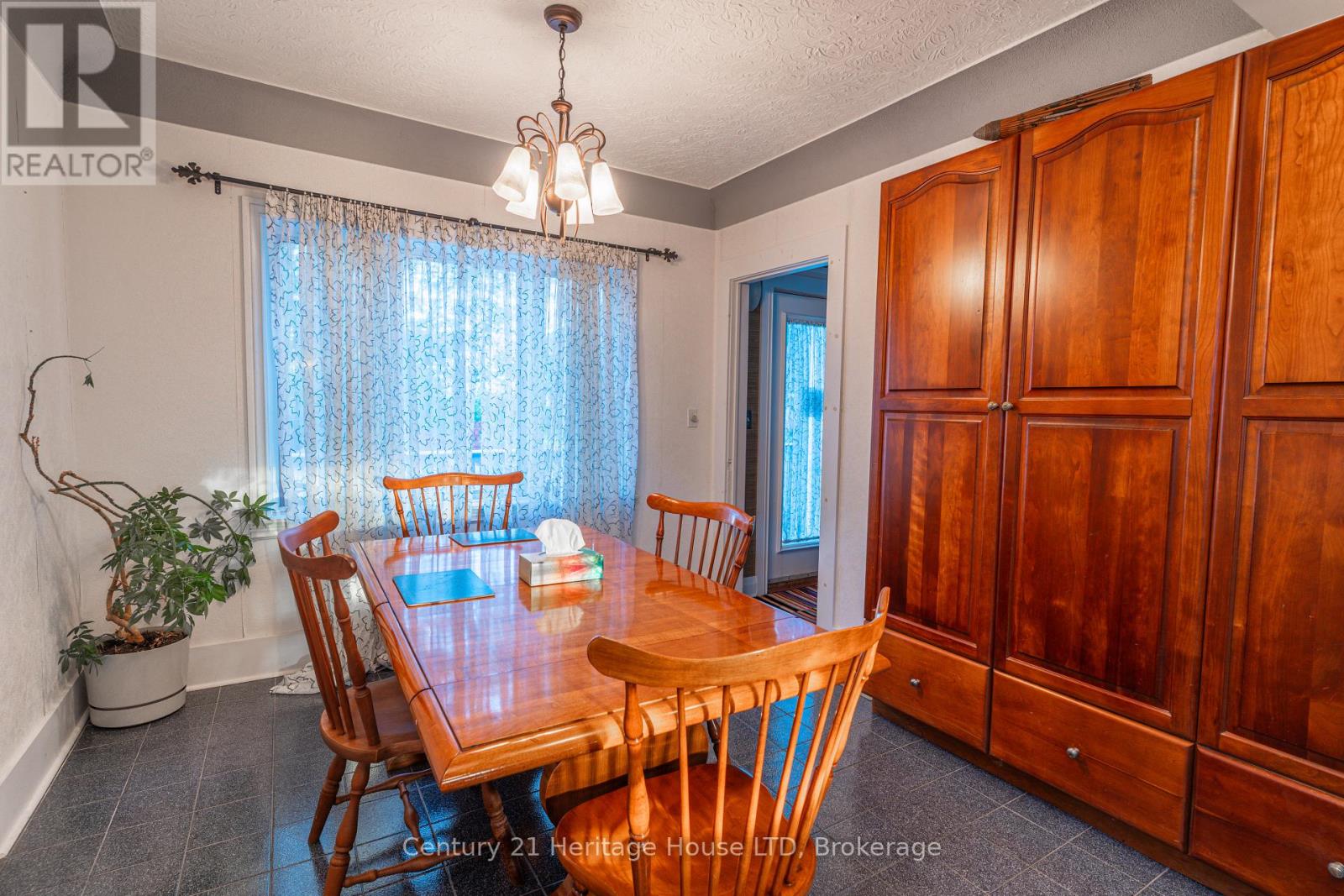 155 Wilton Avenue Property Photo 17